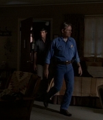 ROSWELL_-_E2X03_SURPRISE_486.jpg