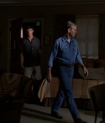 ROSWELL_-_E2X03_SURPRISE_490.jpg