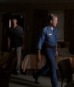 ROSWELL_-_E2X03_SURPRISE_492.jpg