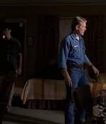 ROSWELL_-_E2X03_SURPRISE_496.jpg