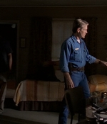 ROSWELL_-_E2X03_SURPRISE_497.jpg
