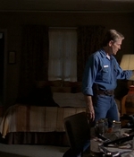 ROSWELL_-_E2X03_SURPRISE_500.jpg