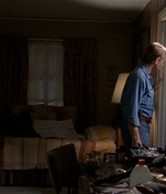 ROSWELL_-_E2X03_SURPRISE_509.jpg