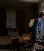 ROSWELL_-_E2X03_SURPRISE_510.jpg
