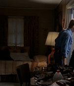 ROSWELL_-_E2X03_SURPRISE_520.jpg