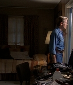 ROSWELL_-_E2X03_SURPRISE_528.jpg