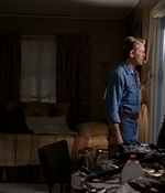 ROSWELL_-_E2X03_SURPRISE_530.jpg