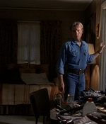 ROSWELL_-_E2X03_SURPRISE_540.jpg