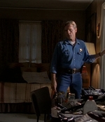 ROSWELL_-_E2X03_SURPRISE_543.jpg