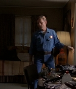 ROSWELL_-_E2X03_SURPRISE_546.jpg