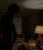 ROSWELL_-_E2X03_SURPRISE_560.jpg