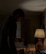 ROSWELL_-_E2X03_SURPRISE_565.jpg
