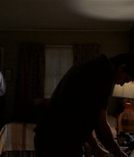 ROSWELL_-_E2X03_SURPRISE_575.jpg