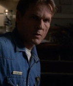 ROSWELL_-_E2X03_SURPRISE_580.jpg