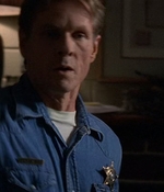 ROSWELL_-_E2X03_SURPRISE_583.jpg