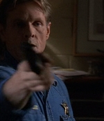 ROSWELL_-_E2X03_SURPRISE_585.jpg