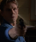 ROSWELL_-_E2X03_SURPRISE_587.jpg