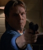 ROSWELL_-_E2X03_SURPRISE_590.jpg