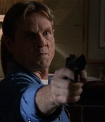 ROSWELL_-_E2X03_SURPRISE_595.jpg