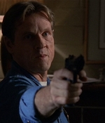 ROSWELL_-_E2X03_SURPRISE_606.jpg
