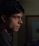 ROSWELL_-_E2X03_SURPRISE_609.jpg
