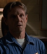 ROSWELL_-_E2X03_SURPRISE_641.jpg