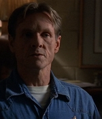 ROSWELL_-_E2X03_SURPRISE_649.jpg