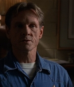 ROSWELL_-_E2X03_SURPRISE_650.jpg
