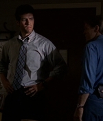 ROSWELL_-_E2X03_SURPRISE_690.jpg