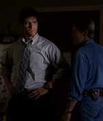 ROSWELL_-_E2X03_SURPRISE_700.jpg