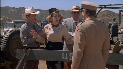 ROSWELL_-_E2X04_SUMMER_OF_47_0421.jpg