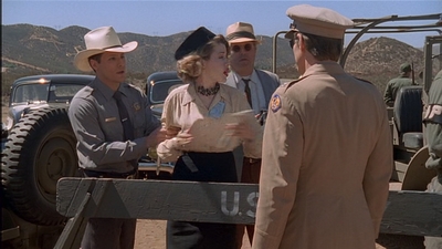 ROSWELL_-_E2X04_SUMMER_OF_47_0424.jpg
