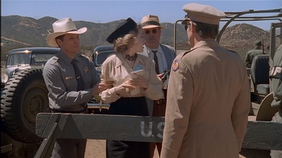 ROSWELL_-_E2X04_SUMMER_OF_47_0425.jpg