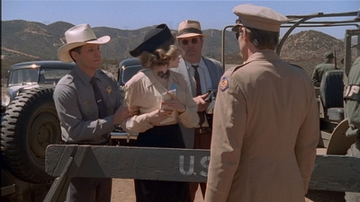 ROSWELL_-_E2X04_SUMMER_OF_47_0426.jpg