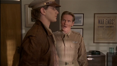 ROSWELL_-_E2X04_SUMMER_OF_47_0702.jpg