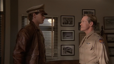ROSWELL_-_E2X04_SUMMER_OF_47_1012.jpg