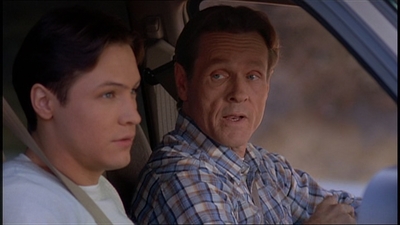 ROSWELL_-_E2X07_WIPEOUT_217.jpg