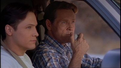 ROSWELL_-_E2X07_WIPEOUT_260.jpg
