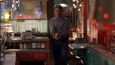 ROSWELL_-_E2X07_WIPEOUT_274.jpg
