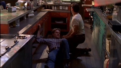 ROSWELL_-_E2X07_WIPEOUT_301.jpg