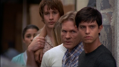 ROSWELL_-_E2X07_WIPEOUT_345.jpg