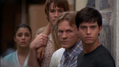 ROSWELL_-_E2X07_WIPEOUT_350.jpg