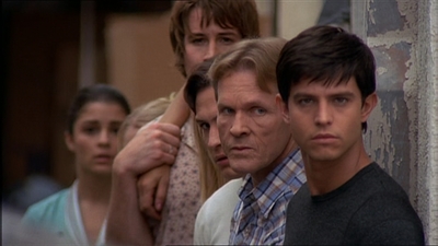 ROSWELL_-_E2X07_WIPEOUT_352.jpg