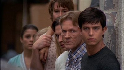 ROSWELL_-_E2X07_WIPEOUT_353.jpg