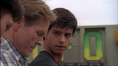 ROSWELL_-_E2X07_WIPEOUT_384.jpg