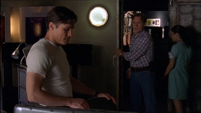 ROSWELL_-_E2X07_WIPEOUT_502.jpg