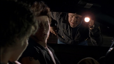 ROSWELL_-_E2X08_MEET_THE_DUPES_088.jpg