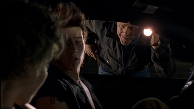 ROSWELL_-_E2X08_MEET_THE_DUPES_092.jpg