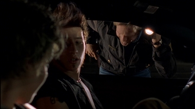 ROSWELL_-_E2X08_MEET_THE_DUPES_096.jpg