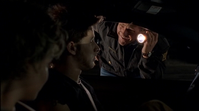 ROSWELL_-_E2X08_MEET_THE_DUPES_103.jpg